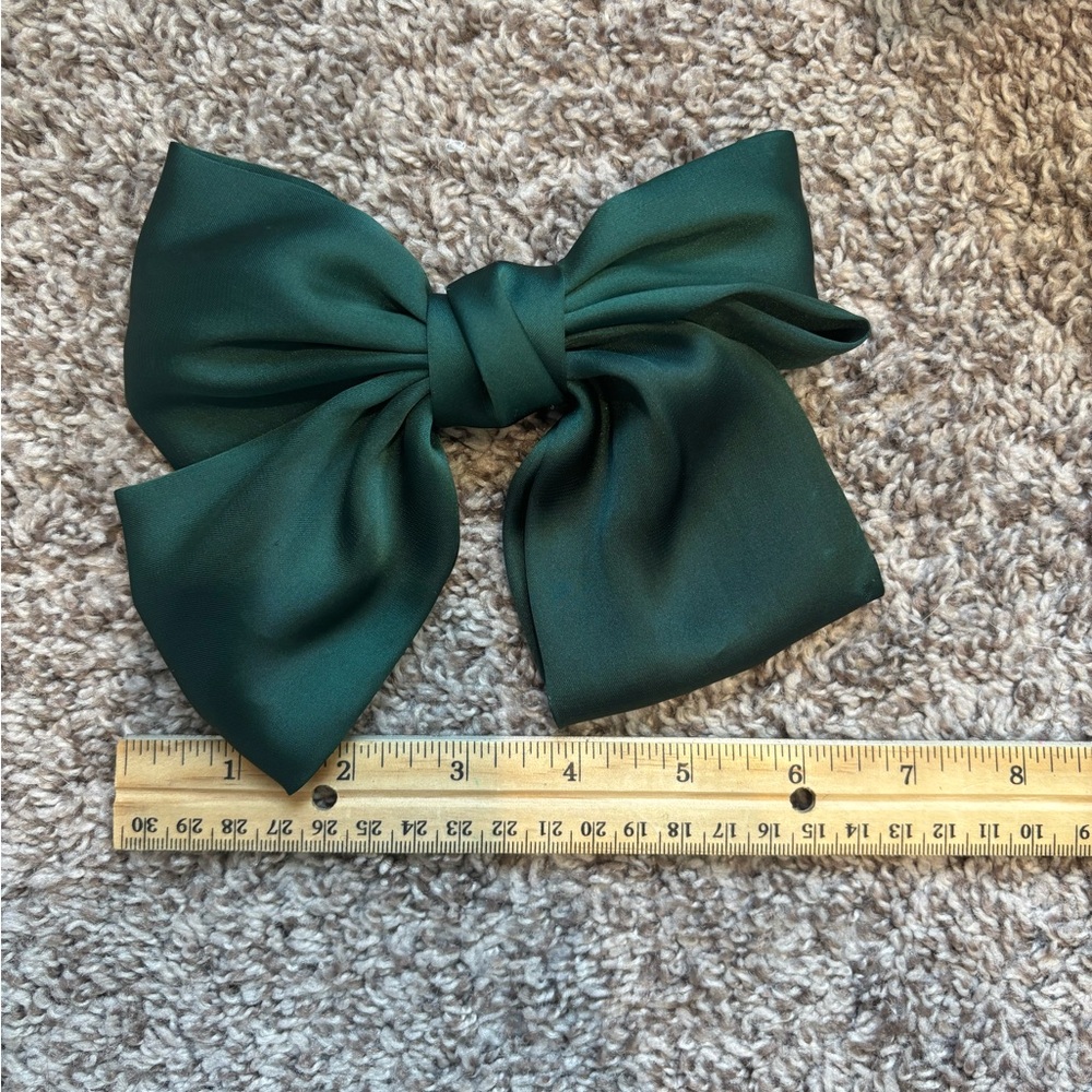Elegant Green Satin Hair Bow - Picture 3 of 4